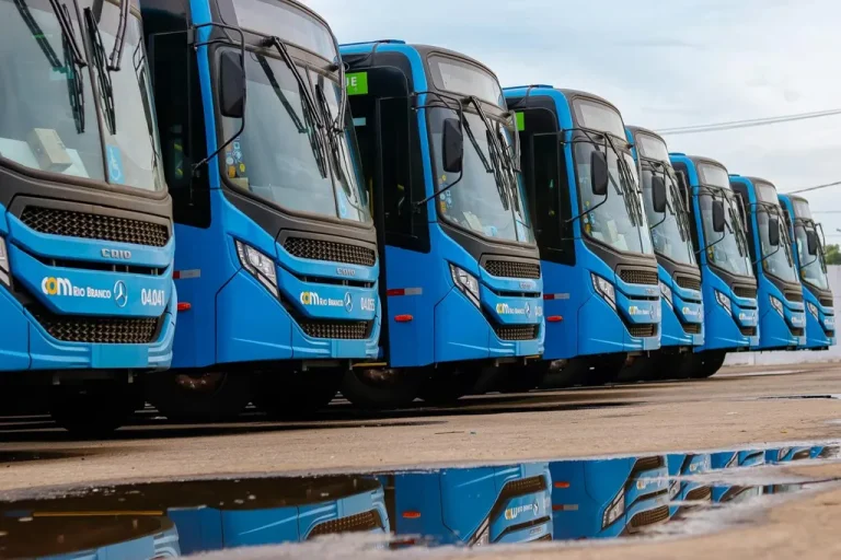 Emplacamentos de ônibus crescem em setembro, mas acumulado do ano ainda registra queda